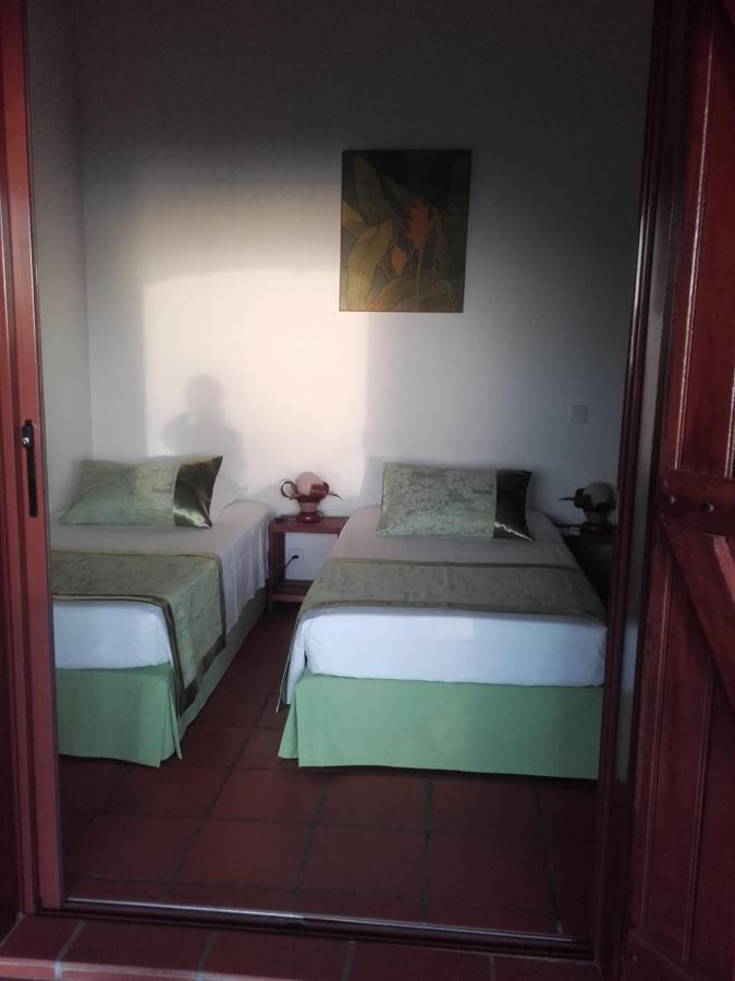 Chambre D'Hotes "Villa Rayon Vert" Deshaies Exterior photo