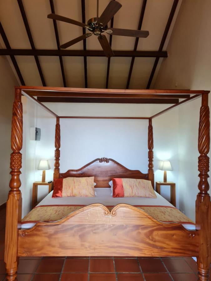 Chambre D'Hotes "Villa Rayon Vert" Deshaies Exterior photo